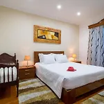 Wonder House * Feteiras