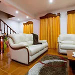 Wonder House Feteiras